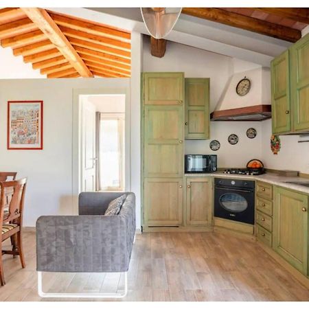 Cozy Tuscany Apartment With View Pescia Buitenkant foto