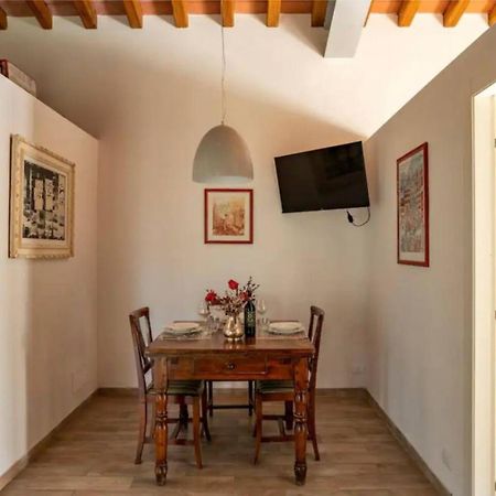 Cozy Tuscany Apartment With View Pescia Buitenkant foto