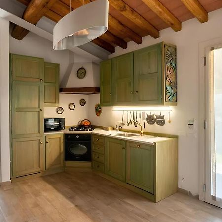 Cozy Tuscany Apartment With View Pescia Buitenkant foto