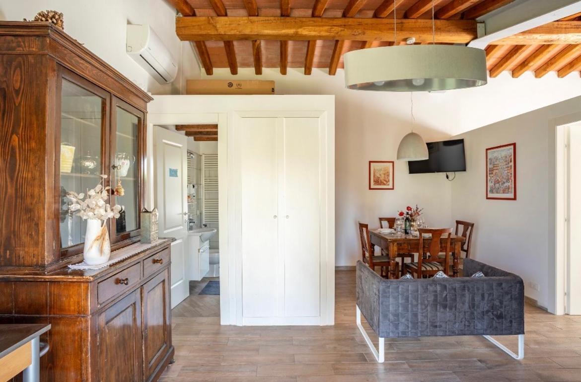 Cozy Tuscany Apartment With View Pescia Buitenkant foto