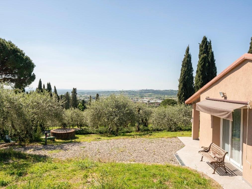 Cozy Tuscany Apartment With View Pescia Buitenkant foto