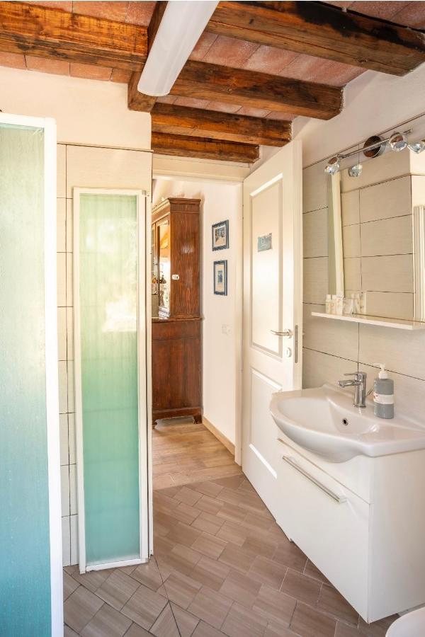 Cozy Tuscany Apartment With View Pescia Buitenkant foto