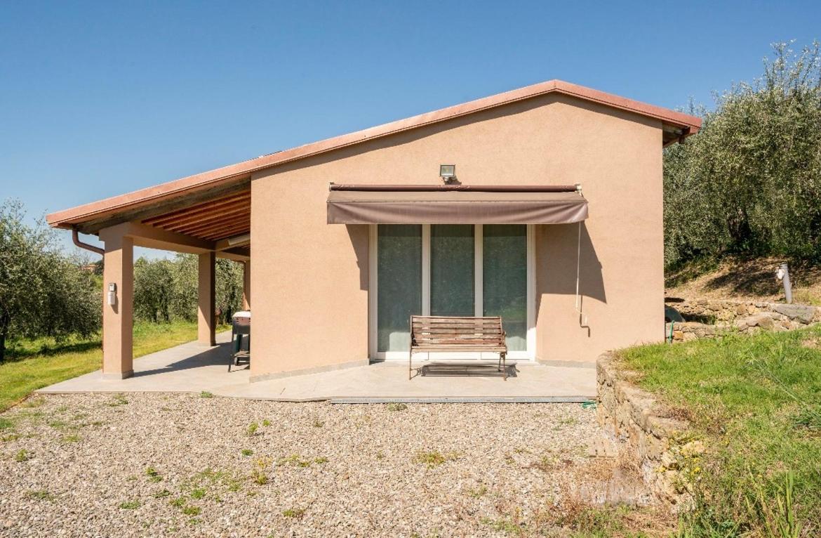 Cozy Tuscany Apartment With View Pescia Buitenkant foto