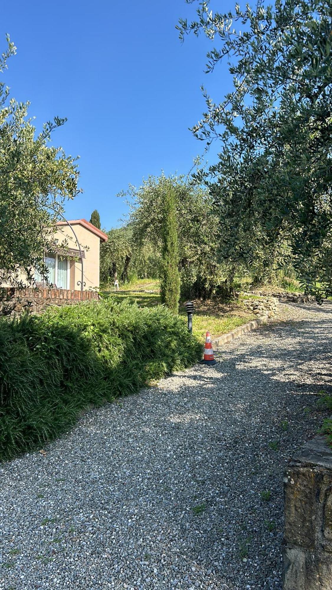 Cozy Tuscany Apartment With View Pescia Buitenkant foto